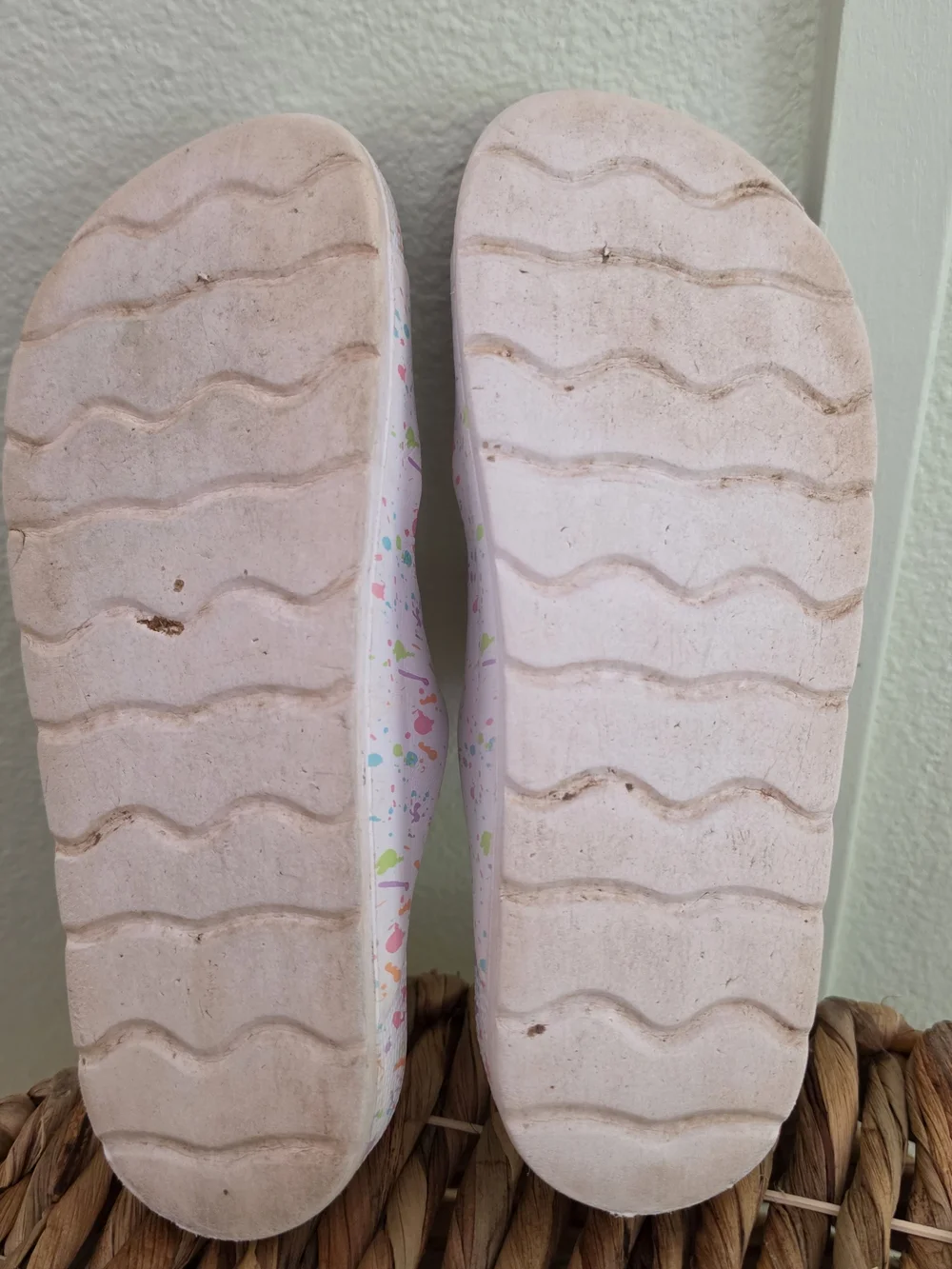 Children's Place White Paint-Splash Sandals Size 2 Kids